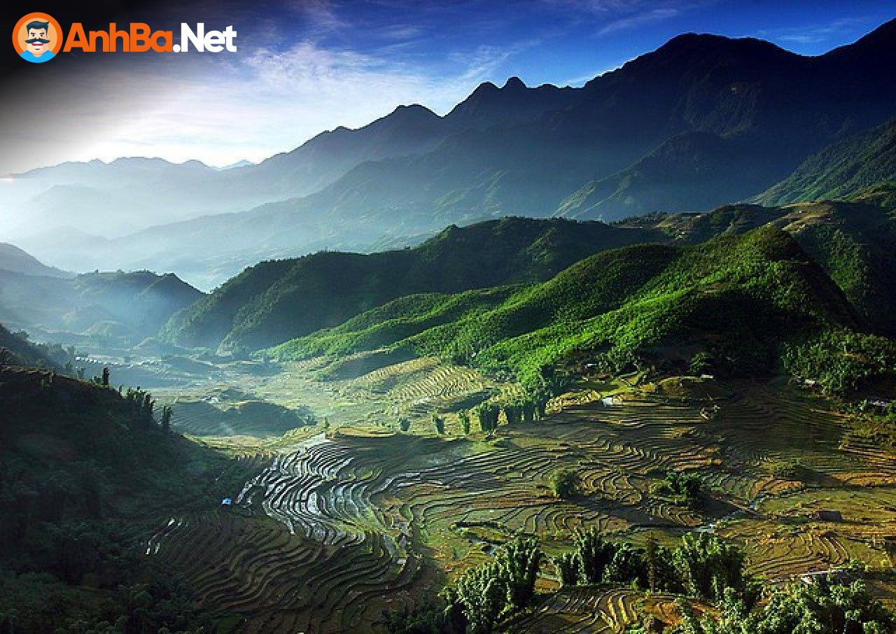 7. Núi Hàm Rồng: 